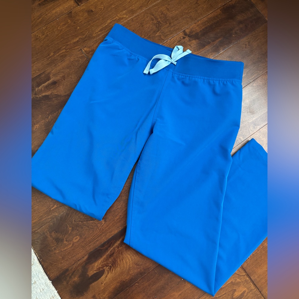 Fig High Waisted Livingston Basic Scrub Pants. Size Medium.